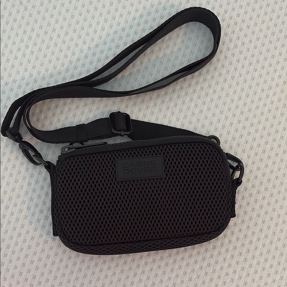 Dagne Dover Black Mesh Sporty Bag